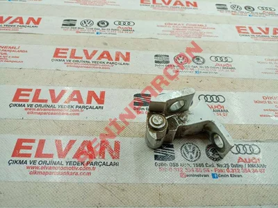8V5833404C - SCHARN HAELFTE H R U - Used Original