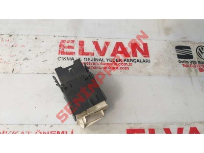 6Y0953235 - DÖRTLÜ İKAZ LAMBASININ DÜĞMESİ