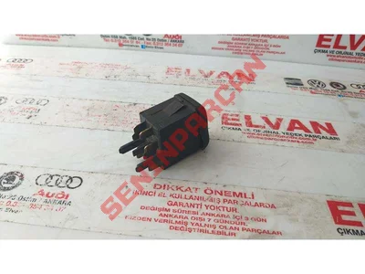 6N1953235 - DÖRTLÜ İKAZ LAMBASININ DÜĞMESİ