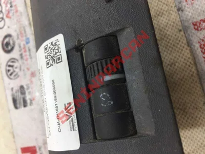 7H1857189 - ÖN GÖĞSÜN SÜS ÇITASI - Used Original
