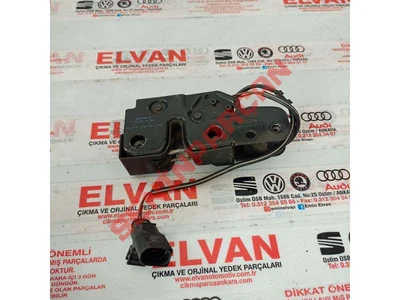 8T1823746 - KAPAK KİLİDİNİN KORUYUCUSU - Used Original