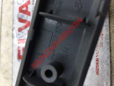 6L0867179 - KAPI KAPLAMASI İÇİN TUTUCU