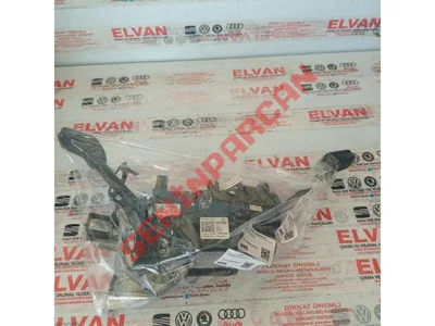 5Q0953521T - DİREKSİYON KOLU KOMB. ŞALTERİ - Used Original