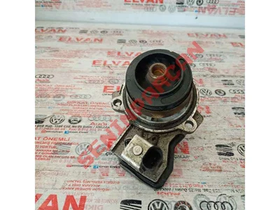 04B121111D - SOĞUT SIV TERMOSTAT MUHAFAZ - Used Original