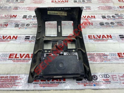 3C0864298P - GÖĞÜS ORTA PANEL - Used Original