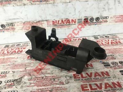 8P0937546A - SOKET MUHAFAZASI TUTUCUSU