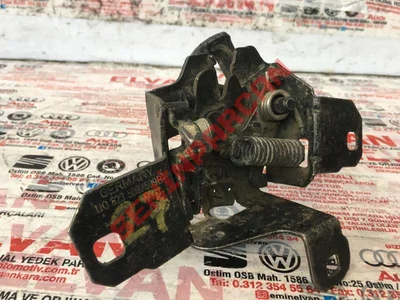 1J0823509 - KAPAK KİLİDİNİN ALT PARÇASI - Used Original