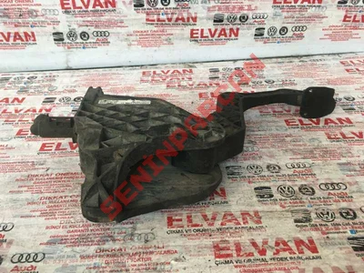 1T1721318C - DEBRIYAJ PEDALI