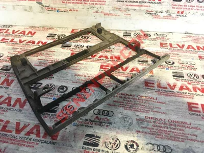8D0863263 - ORTA KONSOL SİPERİ - Used Original