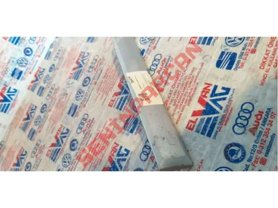 2H3857115 - ÖN GÖĞSÜN SÜS ÇITASI - Used Original