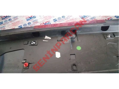 1K8827933E - SPOYLER