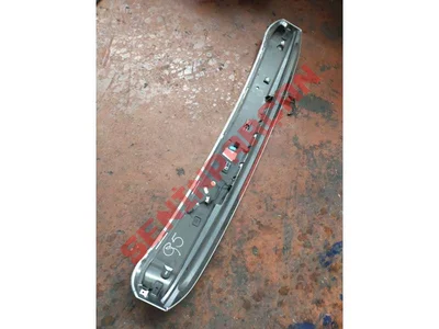 8R0827933A - SPOYLER - Used Original