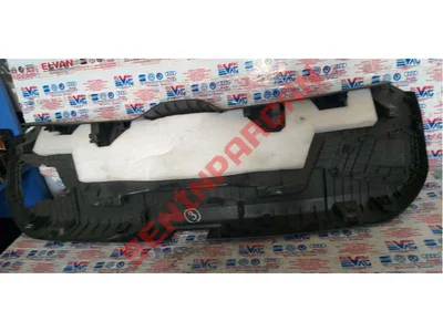 5F4867601J - BAGAJ KAPAĞI KAPLAMASI