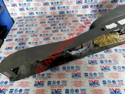 8L0863244 - İÇ DÖŞEME - Used Original