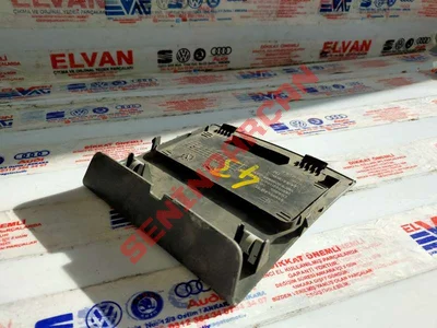 7M3867657E - BAKIM KAPAĞI