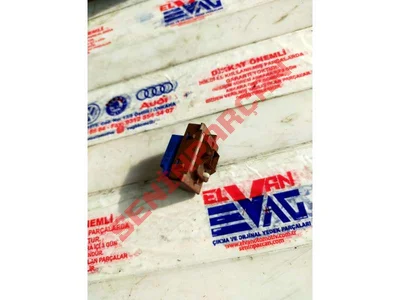 3AA959831 - BAGAJ KAPAĞI KUMANDASI IÇIN