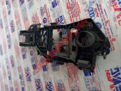 3C0837885J - KAPI KOLU BRAKETI