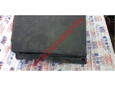 5M1857097Q - TORPİDO KAPAĞI - Used Original
