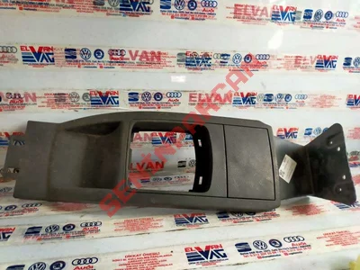 6Q1863241S - ORTA KONSOL ÜST PARÇASI