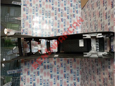8V1863243 - ORTA KONSOL - Used Original
