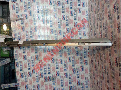 8K0853284J - SÜS ÇITASINA SAHIP CAM AĞIZ