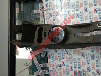 5J0863241AB - ORTA KONSOL