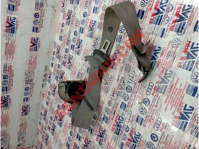 1M0857806 - BASMALI TUŞ KILIDINE SAHIP