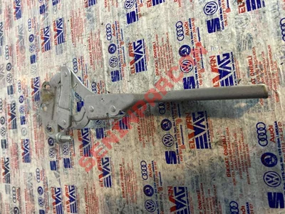 3AD823301 - KAPAK MENTEŞESI