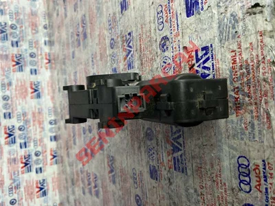 3T0827299C - MENTESE BAGAJ KAP SERVO R - Used Original