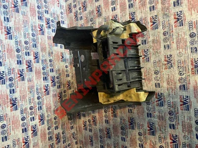 8L0863243J - ORTA KONSOL - Used Original