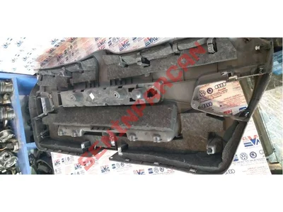 8V4867979 - BAGAJ KAPAĞI KAPLAMASI - Used Original