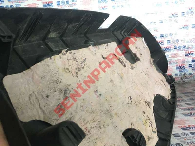 8P3867979A - BAGAJ KAPAĞI KAPLAMASI