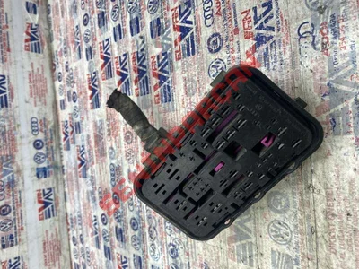 1K0937700A - KABLO SOKETI