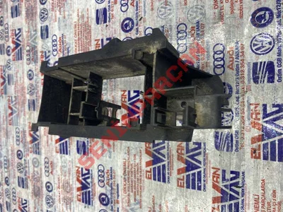 8P0937546B - SOKET MUHAFAZASI TUTUCUSU