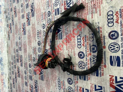 4M0973716 - YUVARLAK SOKET MUHAFAZASI