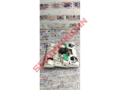 1K0947125P - AYDINLATMA CAMI PLASTIK