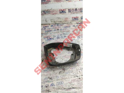 5E0857532 - AYNA ÇERÇEVESİ SAĞ