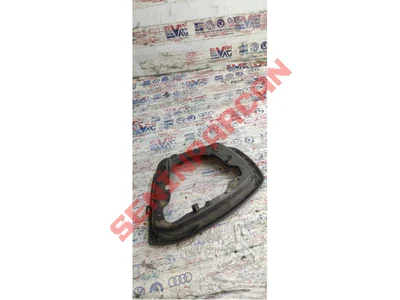 5E0857532 - AYNA ÇERÇEVESİ SAĞ