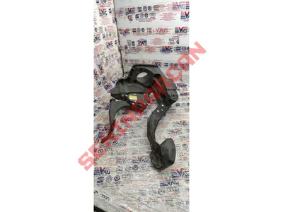 6R1723058 - PEDAL - Used Original