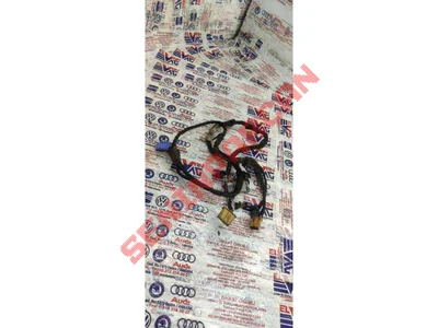 1K0972704A - KABLO SOKETI