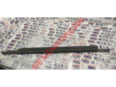 8V5853764C2ZZ - TEKER SPOYLERI