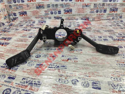 5Q0953502P - DİREKSİYON KOLU KOMB. ŞALTERİ