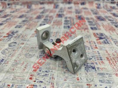 8P4833402A - KAPI MENTESESI