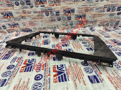 5NA858071D - NAVİGASYON EKRANI ÇERÇEVE KAPAĞI - Used Original