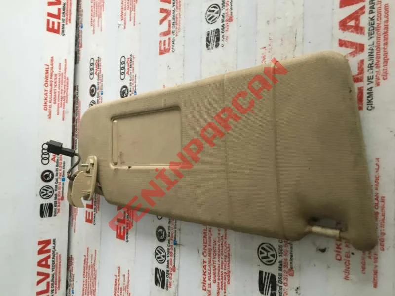 3T0857552 - AYDINLATMALI AYNASI BULUNAN