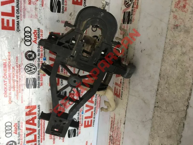 2K0843351D - KAPI KOLU BRAKETI