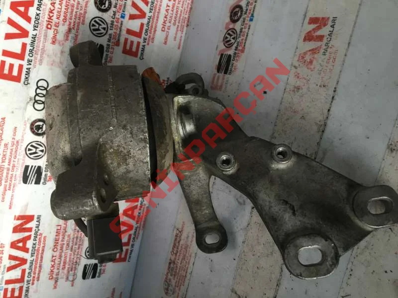 4H0399152AC - TRAVERS TAKOZU