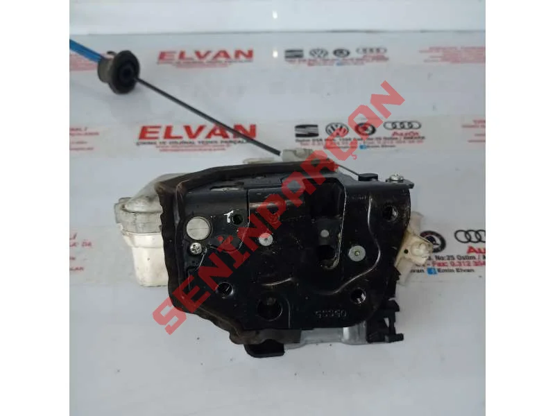 8J1837015F - KAPI KILIDI