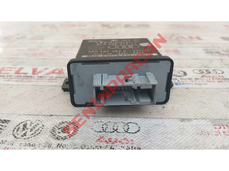 8P0907357C - FAR KONTROL UNITESI