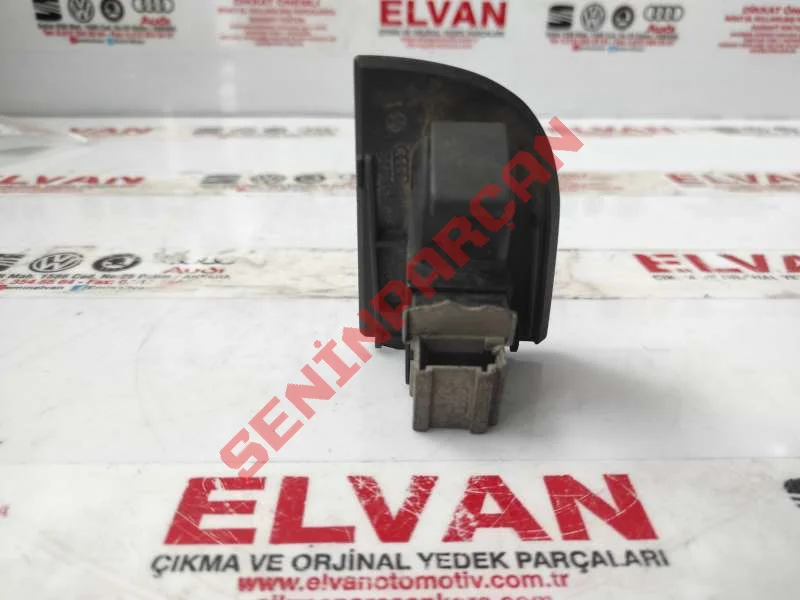 4B0959522 - DÜĞME YUVASI